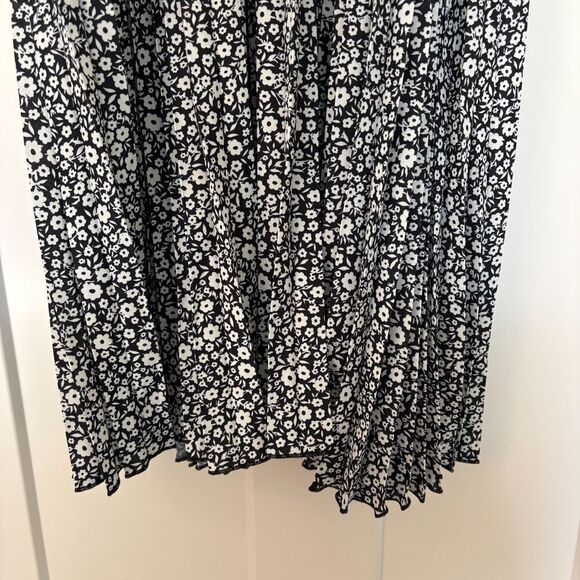 Women’s Black Floral Pleated Midi Dress V-Neck Puff Sleeve Size L New - Picture 9 of 12